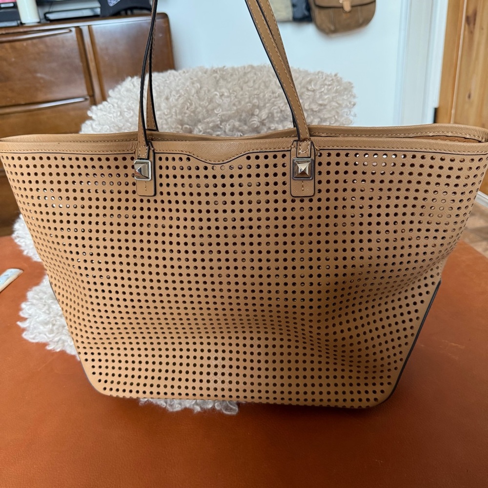 Tan Perforated Tote Bag - Picture 4 of 9